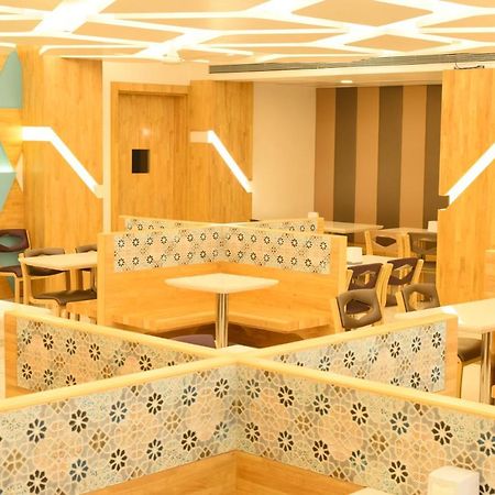 Shree Ganga Smb Hotels Ujjain Eksteriør billede