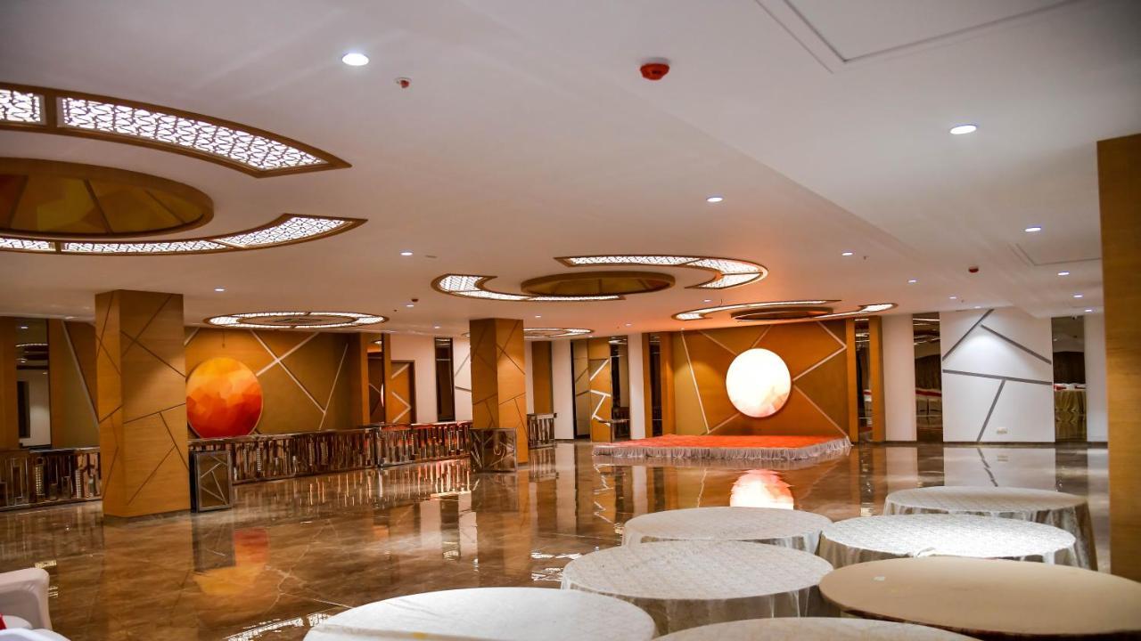 Shree Ganga Smb Hotels Ujjain Eksteriør billede