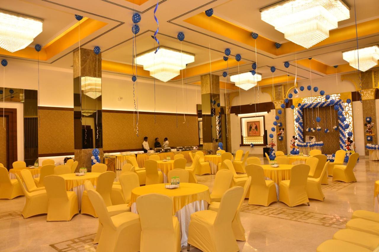 Shree Ganga Smb Hotels Ujjain Eksteriør billede