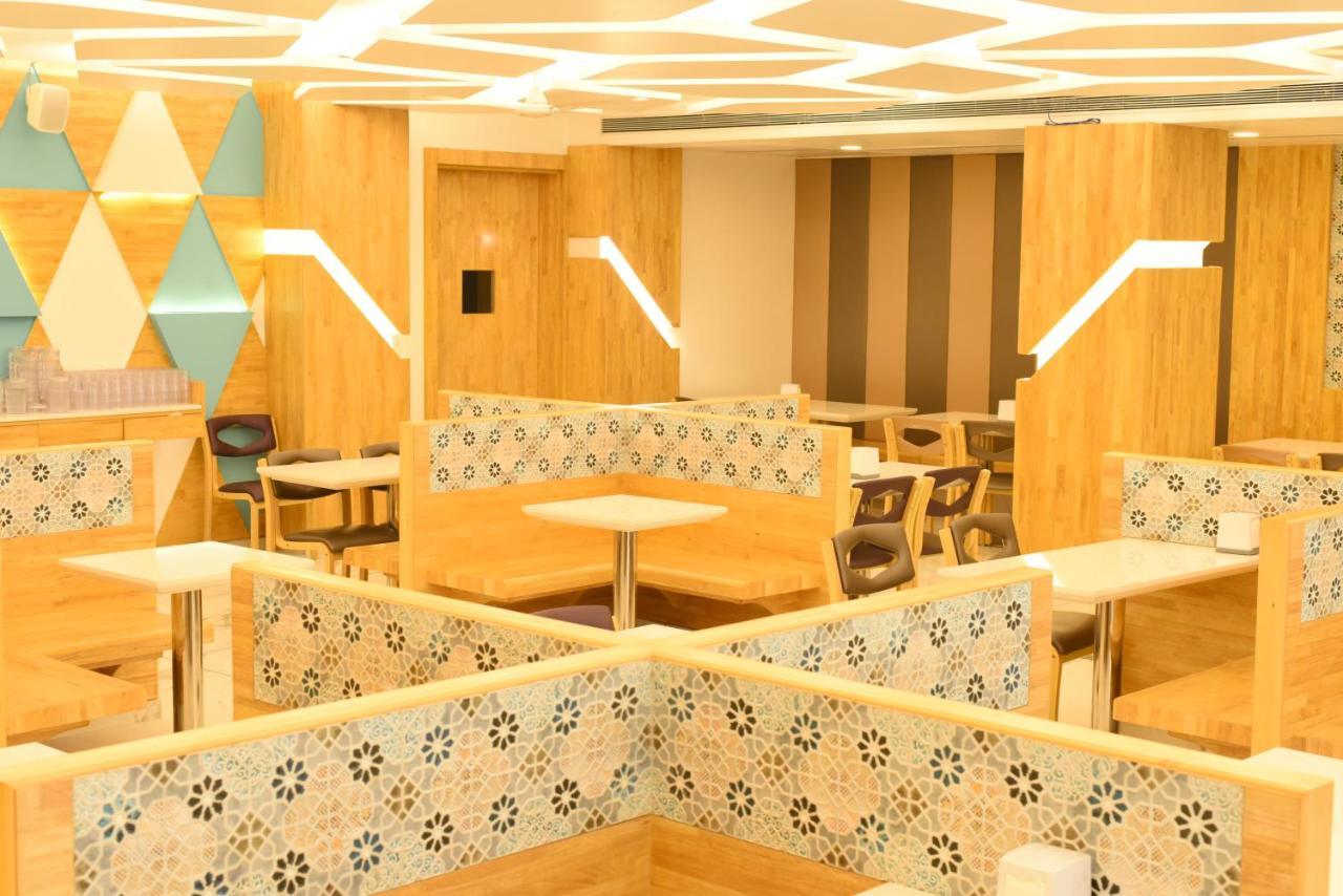 Shree Ganga Smb Hotels Ujjain Eksteriør billede